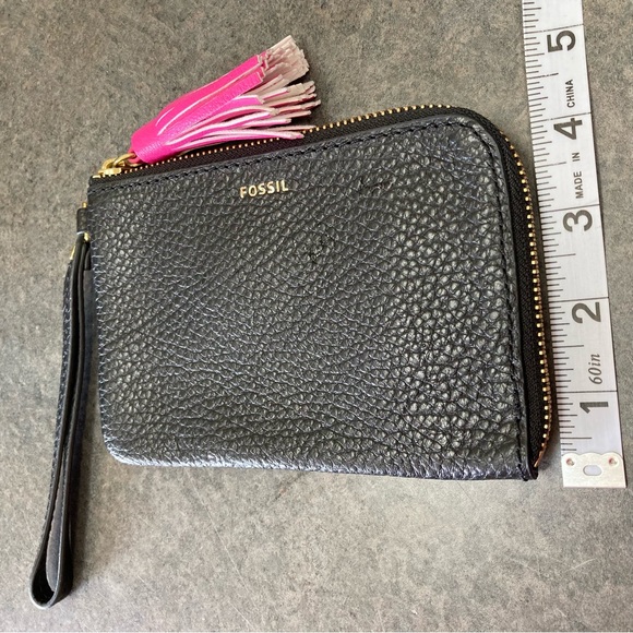 Fossil Black Tara Wristlet Black With Pink Tassel - NWT - Picture 7 of 9